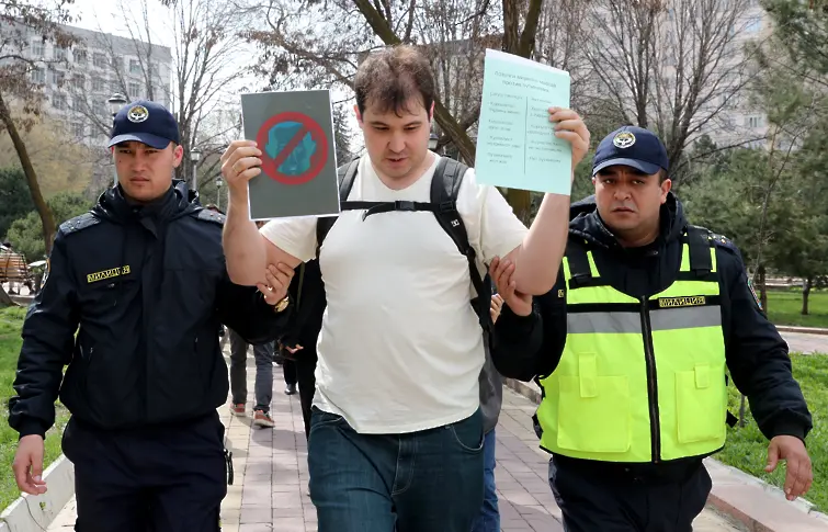 Над 170 арестувани при протести в Русия срещу войната