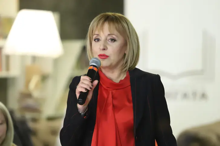 Мая Манолова с първи стъпки за основаването на партията „Изправи се България“
