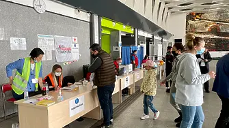 Ситуационният център на Централна гара помага на пристигащите бежанци