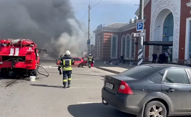 Загинали и ранени при руска ракетна атака срещу гарата в Краматорск