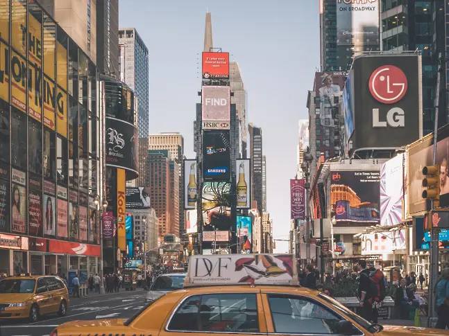Експозии разтърсиха „Times Square“ в Ню Йорк
