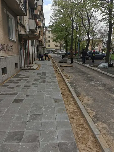 Нови тротоари в центъра на Пловдив