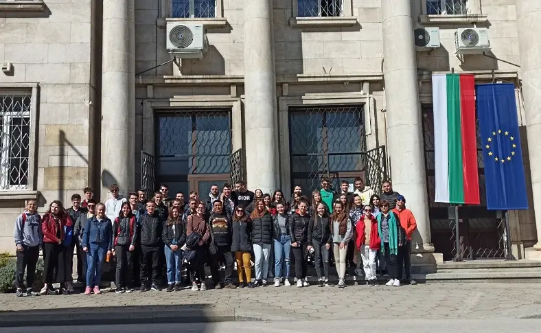 Ученици от СОУ „Козма Тричков“ - Враца взеха участие в Деня на отворените врати, организиран от Окръжната прокуратура в града