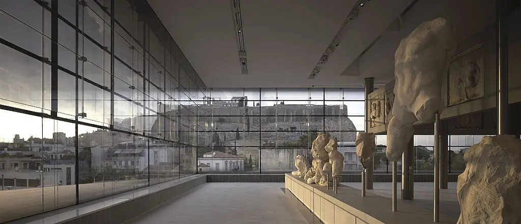 Музеят на Акропола - археологически музей, специализиран в историческите находки, открити на археологическия обект на Атинския Акропол