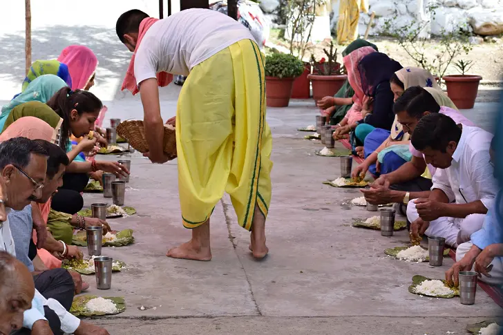 Индия оспорва оценките на СЗО за броя на жертвите на Ковид в страната