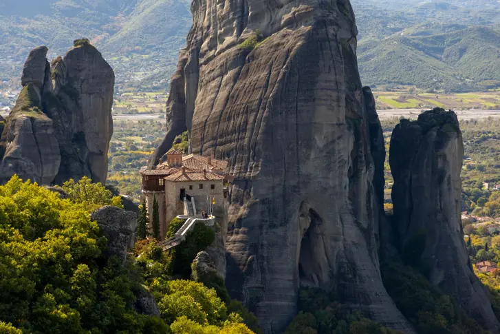 Метеора - голям манастирски комплекс в Северна Тесалия, Гърция