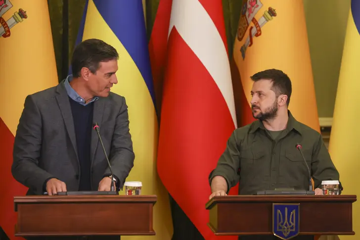 Испания изпрати 200 тона военно оборудване на Украйна