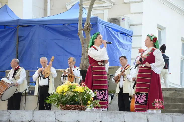 Великденски концерт на ансамбъл „Дунав“ събра видинчани в Крайдунавския парк