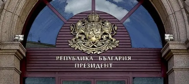 Радев обсъди с Йоханис опасностите, произтичащи от войната в Украйна