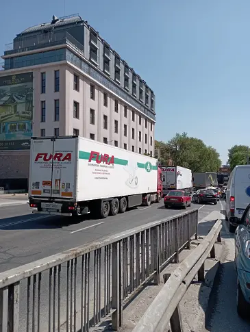 Десетки камиони и тирове на протеста на бранша в Пловдив