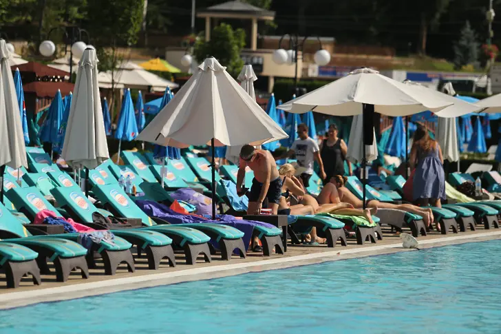 Хотелиер: Липсата на план от държавата за бежанците по курортите може да провали сезона