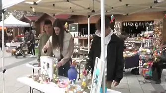 Ученици от Враца организираха Великденски базар в помощ на болницата в града