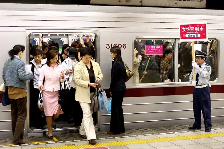 Какво става, когато влак в Япония закъснее с една минута