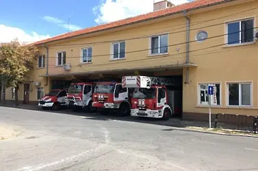 Спасиха от пожар сграда в Шивачево
