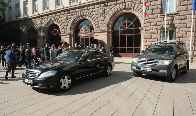 Кола от кортежа на президента претърпя катастрофа в Пловдив