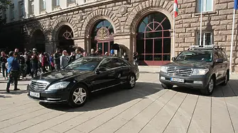 Кола от кортежа на президента претърпя катастрофа в Пловдив