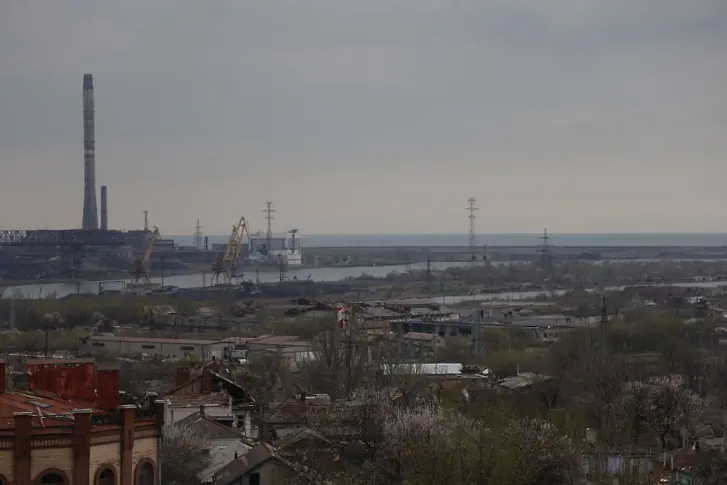 Русия атакува завод „Азовстал“ (видео)