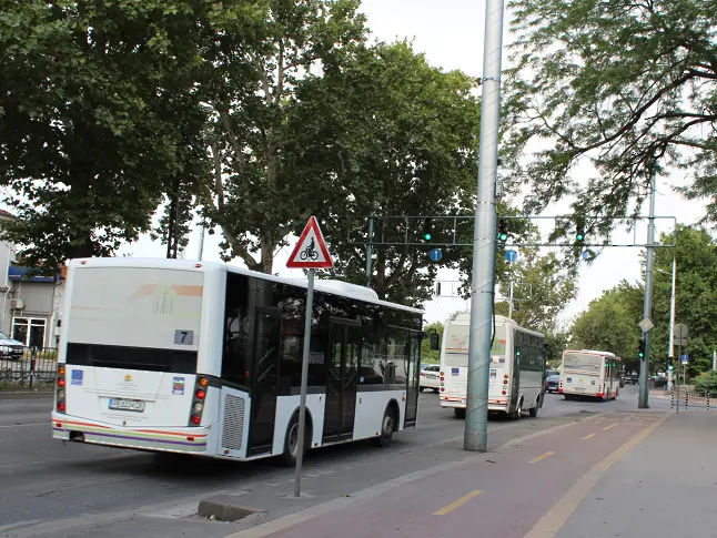 Градският транспорт ще е с празнично разписание на 2 май и Гергьовден