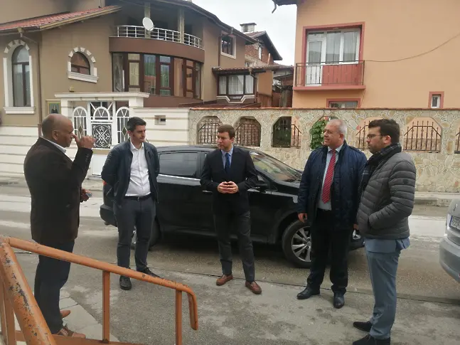 Френски кмет търси съдействие от български колеги за интеграцията на роми