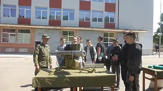 Военното формирование във Враца отвори врати за посетители и показа бойна техника