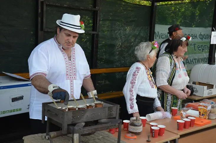 Над 800 участници събра фестивалът „Гергьовден“ в село Антимово