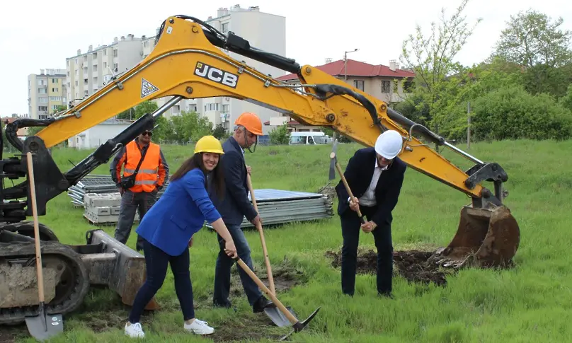 Първа копка за Закрит плувен комплекс направиха в Хасково