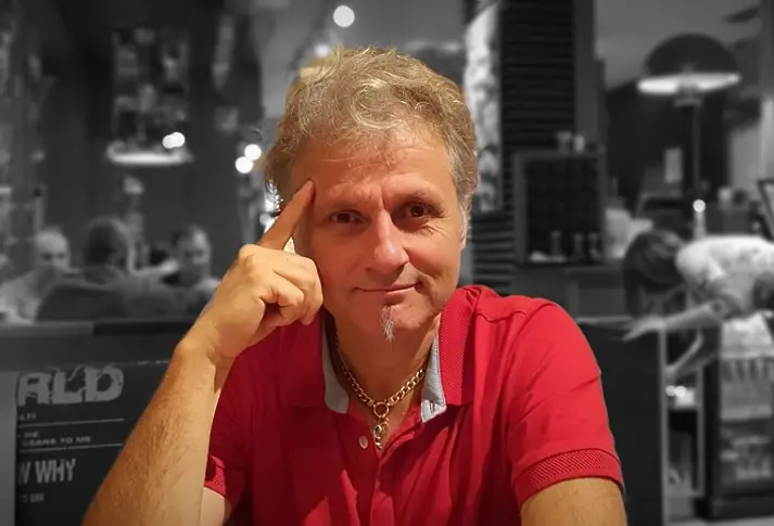Къци Вапцаров пострада при инцидент с мотора си в София