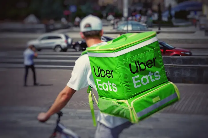 „Uber“ на загуба въпреки съживяването на споделените пътувания