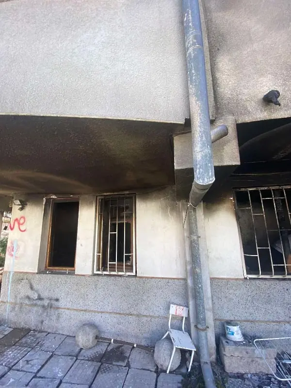 Изгоря почти цялото жилище на 79- годишна жена (СНИМКИ)