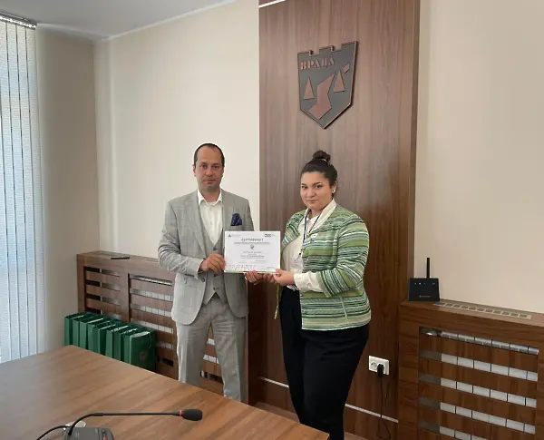 Ученичка от Математическата гимназия стана кмет за един ден на Община Враца