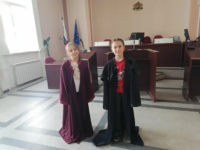 Ученици посетиха Окръжен съд - Враца