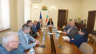 Кметове от Хасковско на среща с депутати в областната управа