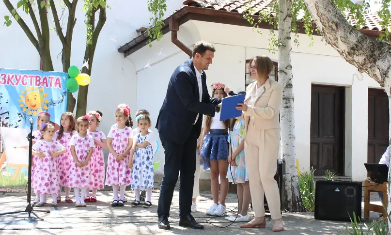 Детската градина по изкуства в Хасково празнува 30 г.