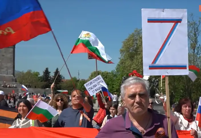 „Суверенна България“, но с Путин и Кадиров. Как русофили празнуваха 9 май