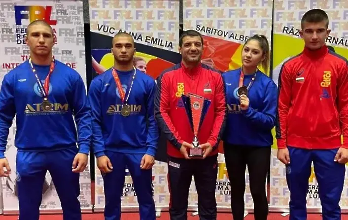 Шест медала донесоха от Румъния бургаските борци