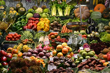 Преобладаващият внос на плодове и зеленчуци