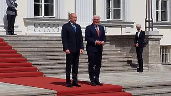Германският президент посрещна Радев в двореца „Белвю“ в Берлин (видео и снимки)
