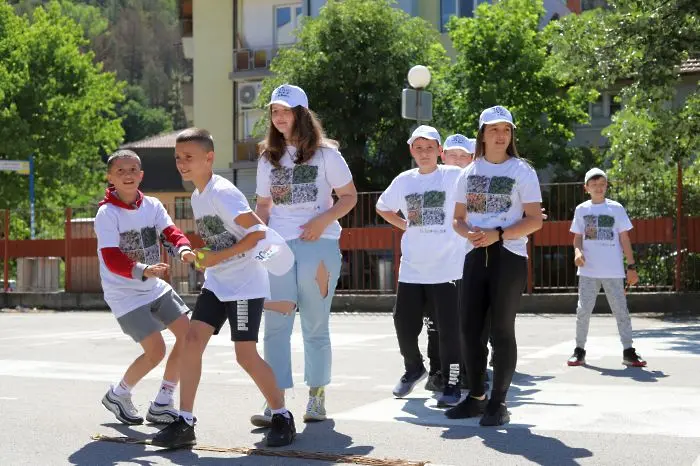 Горичка в количка зарадва деца от Пето СУ в Благоевград