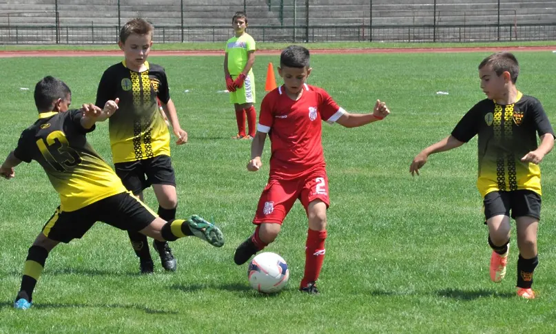 Звезди на футбола в Хасково за детски турнир
