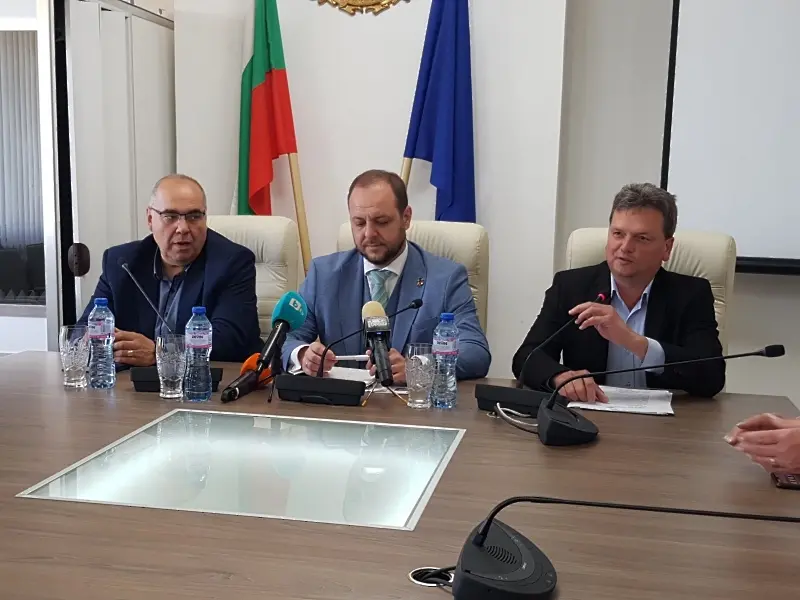 Вицепремиерът и министър на околната среда и водите Борислав Сандов се срещна с областния управител на Враца