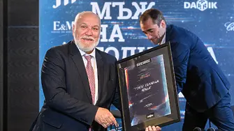 Наградата „Легенда“ отива при театър „Български армия“