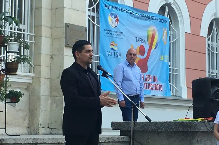 Спортният министър Радостин Василев: Плевен ще има спортна зала, каквото и да ми коства това! (снимки)