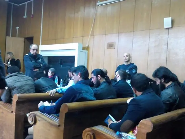 Ислямското дело срещу 14 обвиняеми започва отначало в Пазарджишкия окръжен съд