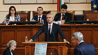 Костадинов иска оставката на кабинета  заради „политически лъжи“