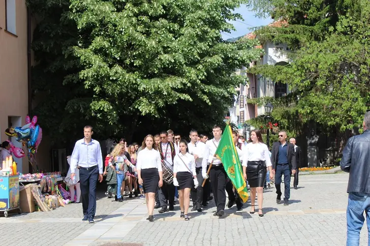 Шествие и тържествено издигане на знамената на РБългария и на Котел в чест на 24 май