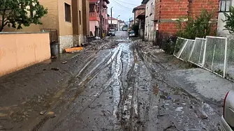 Воден ад в Сатовча: Порой наводни къщи и изрови улици, градушка удари реколтата