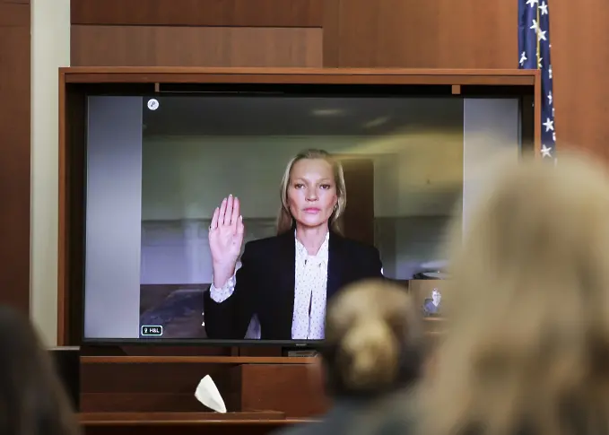 Кейт Мос свидетелства в съда в подкрепа на Джони Деп (видео)
