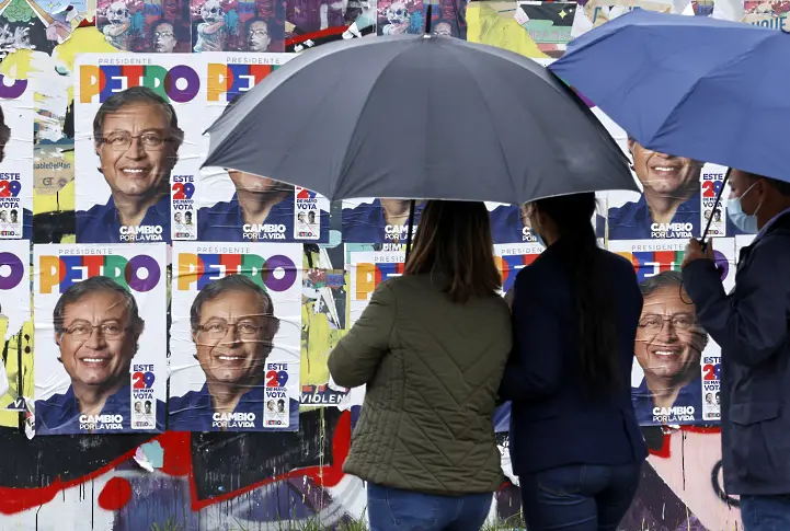 Колумбия избира нов президент