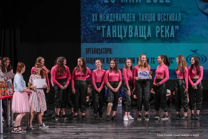Танцова формация „Keep it Real“ - Мездра с три награди от международен танцов фестивал