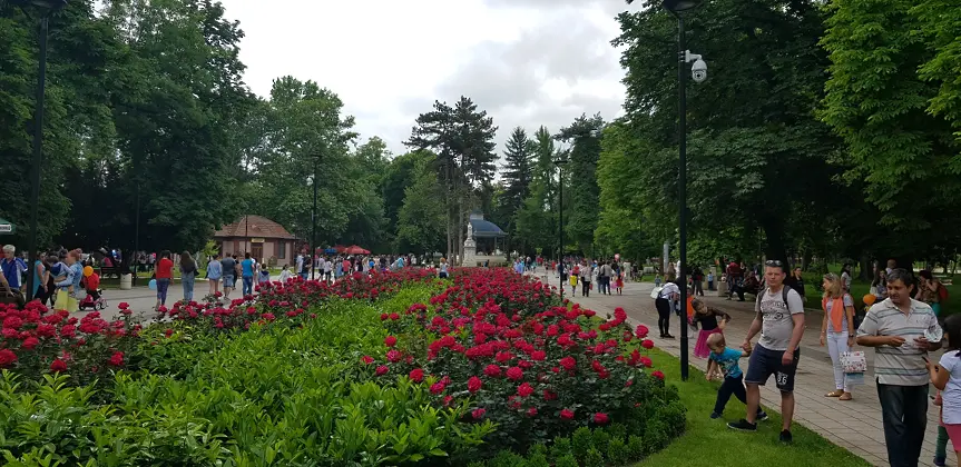Пъстро карнавално шествие с весели забавления организира днес Община Плевен за Празника на детето
